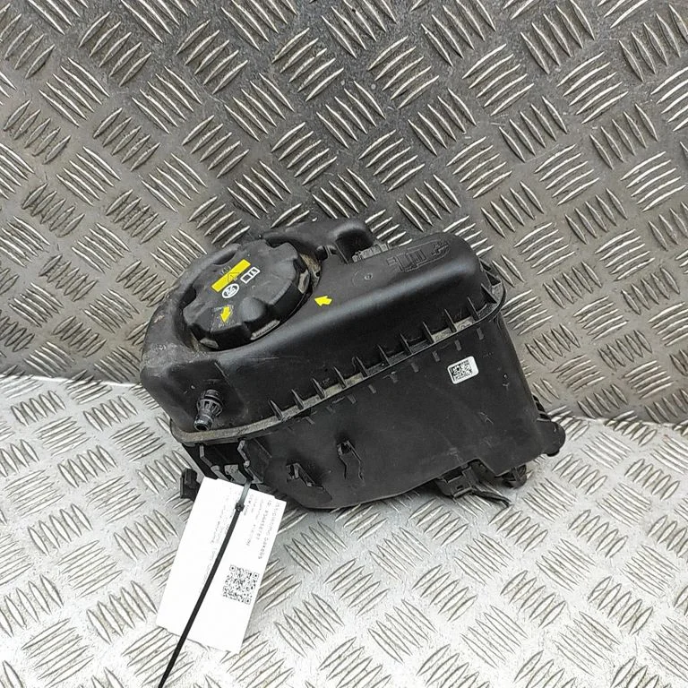 Coolant expansion tank/reservoir – BMW 7 Series G11 G12 (2015-2022)