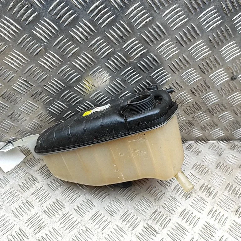 Coolant expansion tank/reservoir 8W838A080AD