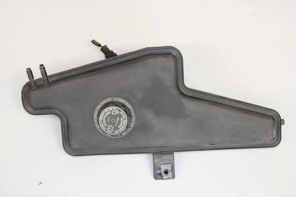 Coolant expansion tank/reservoir