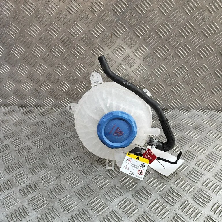 Jahutusvedeliku paisupaak 4KE121405A – Audi RS Q8 (2019-)