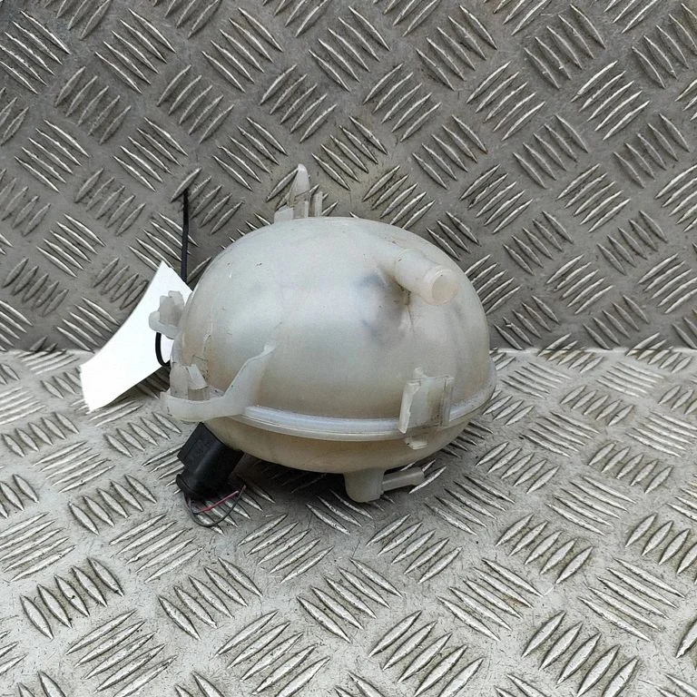 Dzesēšanas šķidruma izplešanās tvertne 5Q0121407G
