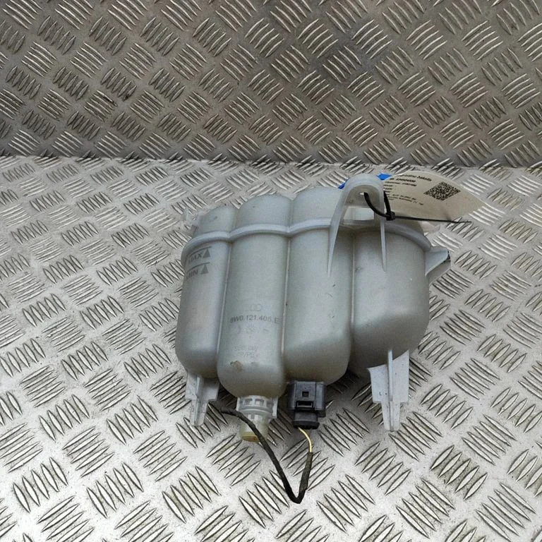Dzesēšanas šķidruma izplešanās tvertne 8W0121405E