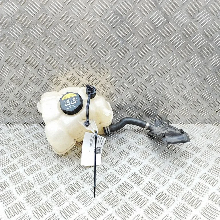 Dzesēšanas šķidruma izplešanās tvertne 31368311