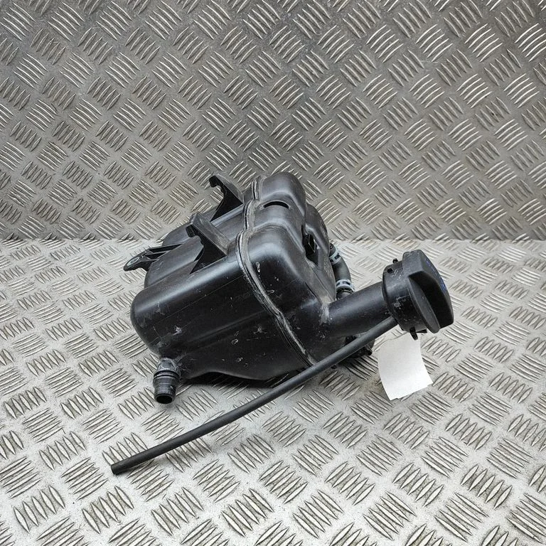 Jahutusvedeliku paisupaak – Porsche 911 992 (2019-)