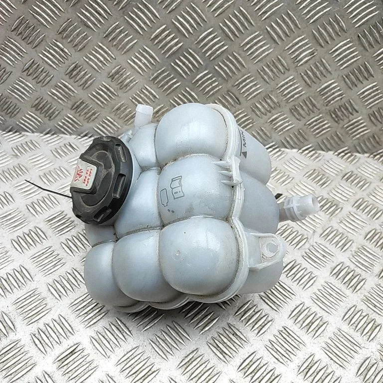 Dzesēšanas šķidruma izplešanās tvertne 4M0121403G
