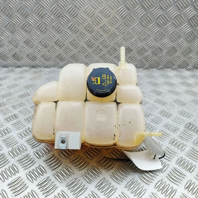 Coolant expansion tank/reservoir EB3G8K218AC