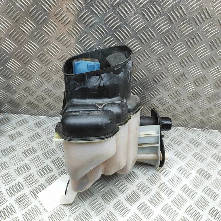 Coolant expansion tank/reservoir 99610604710