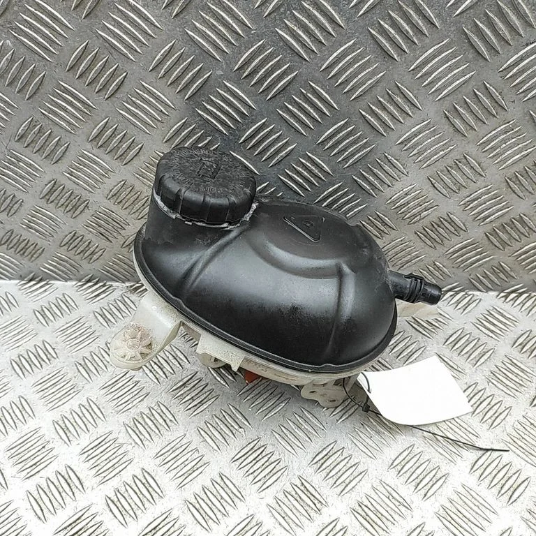 Jahutusvedeliku paisupaak – Mercedes-Benz E-klass W213 (2016-)