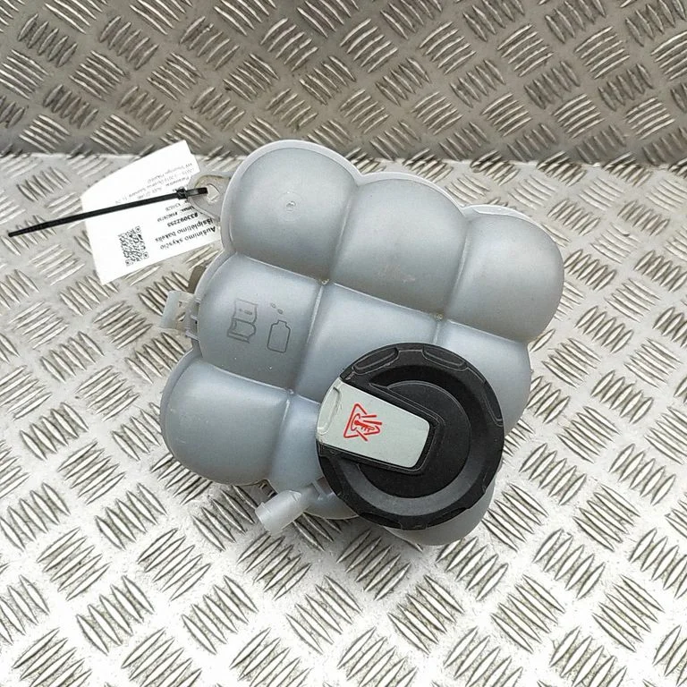 Dzesēšanas šķidruma izplešanās tvertne 4M0121405R