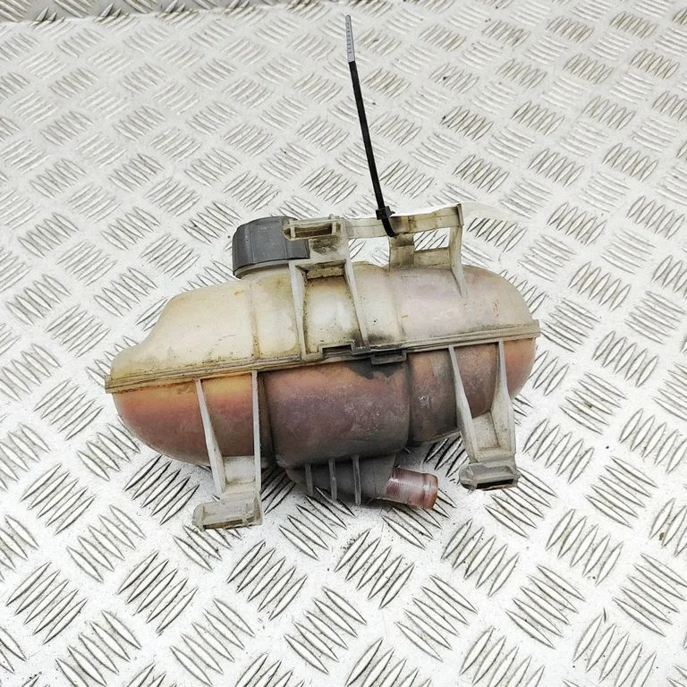 Coolant expansion tank/reservoir – Volvo V50 (2004-2007)