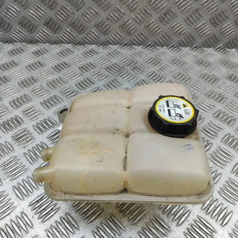 Jahutusvedeliku paisupaak 8V618K218DE