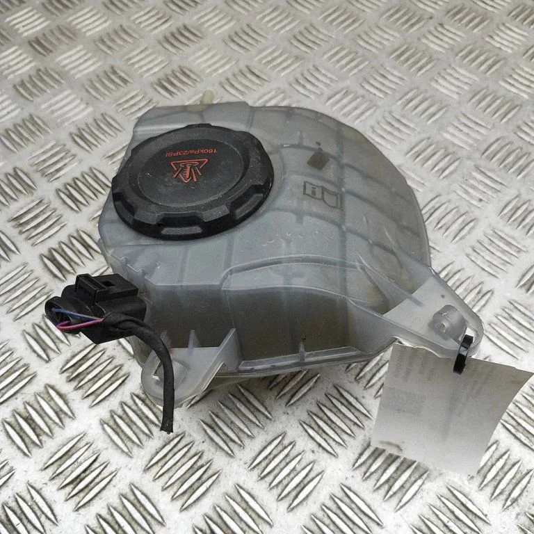 Dzesēšanas šķidruma izplešanās tvertne 5WA121407E