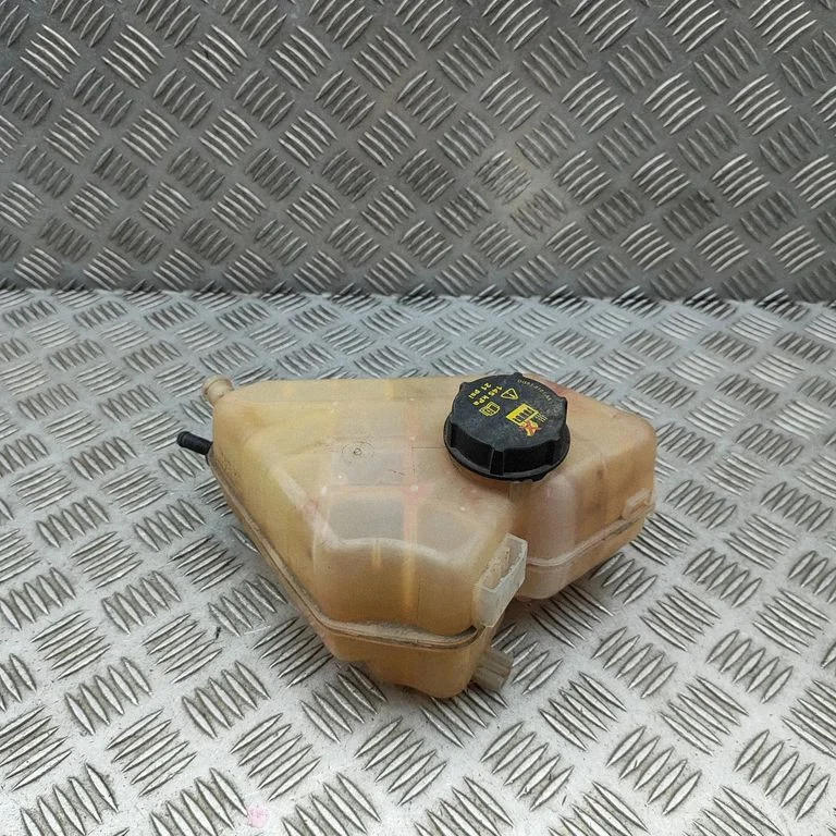 Coolant expansion tank/reservoir 8V218K218BB