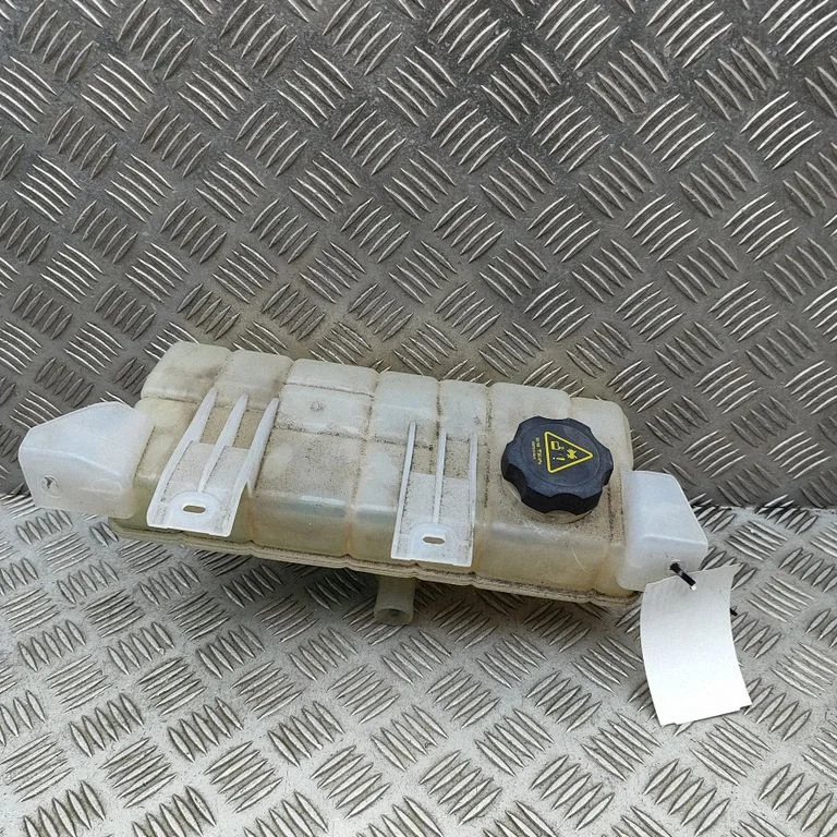 Coolant expansion tank/reservoir 103612400O