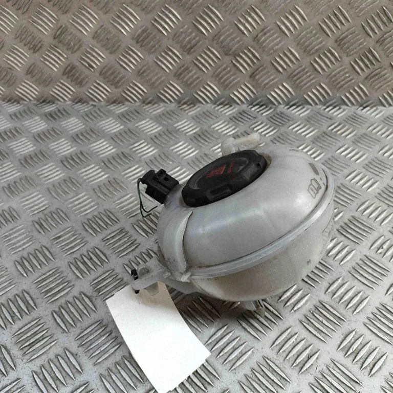 Dzesēšanas šķidruma izplešanās tvertne 5Q0121407M