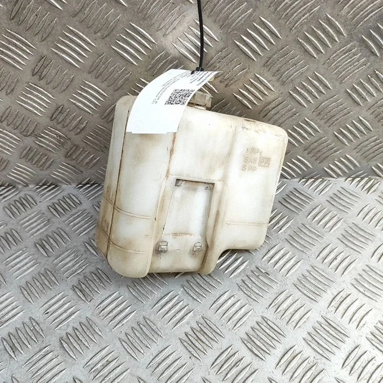 Coolant expansion tank/reservoir MR404879