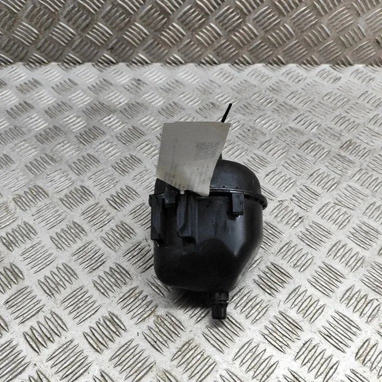 Jahutusvedeliku paisupaak 8610661
