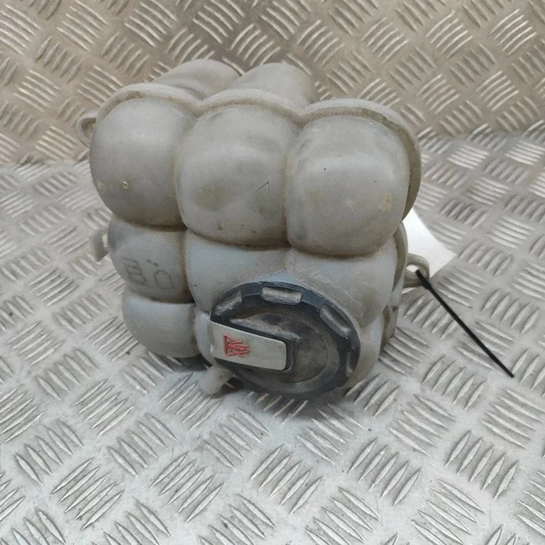 Dzesēšanas šķidruma izplešanās tvertne 4M0121405AA