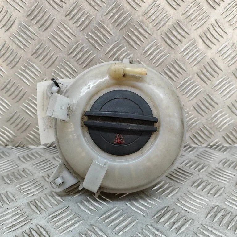 Coolant expansion tank/reservoir – Volkswagen e-Golf (2014-)
