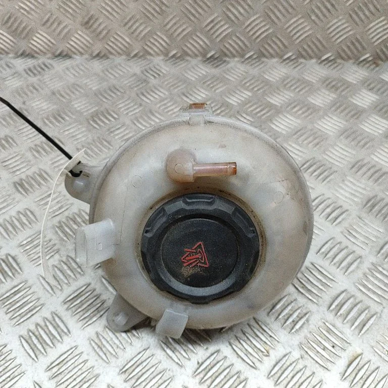 Jahutusvedeliku paisupaak – Volkswagen Passat B7 USA (2012-2019)