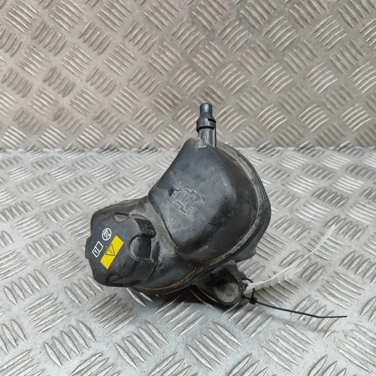 Coolant expansion tank/reservoir 8610653