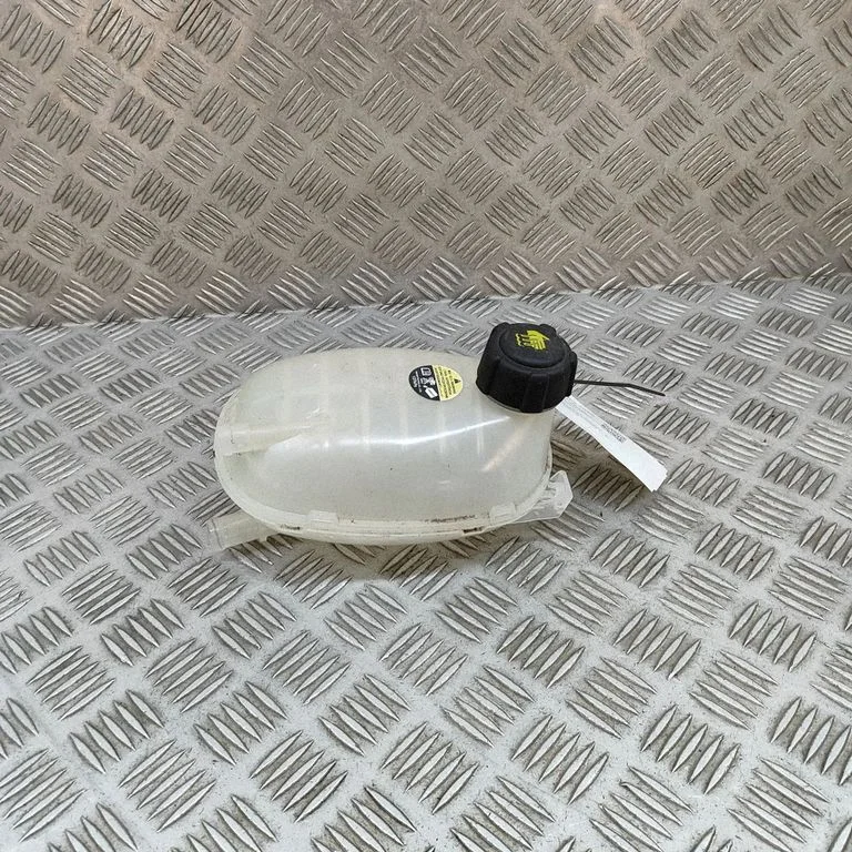 Coolant expansion tank/reservoir 2171100Q0C