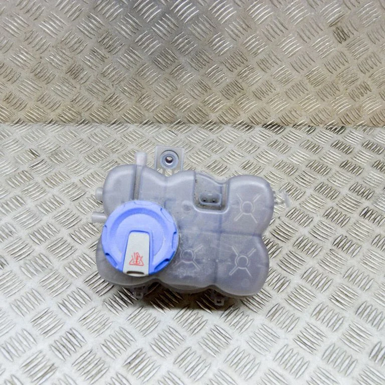 Coolant expansion tank/reservoir 95B121407B