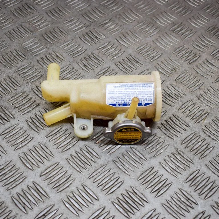 Zbiorniczek wyrównawczy płynu chłodniczego
