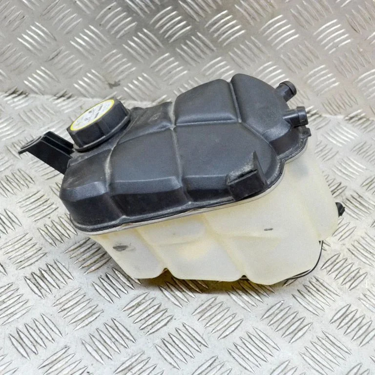 Zbiorniczek wyrównawczy płynu chłodniczego 6G918K218D