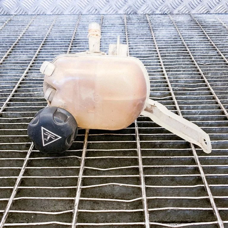 Coolant expansion tank/reservoir