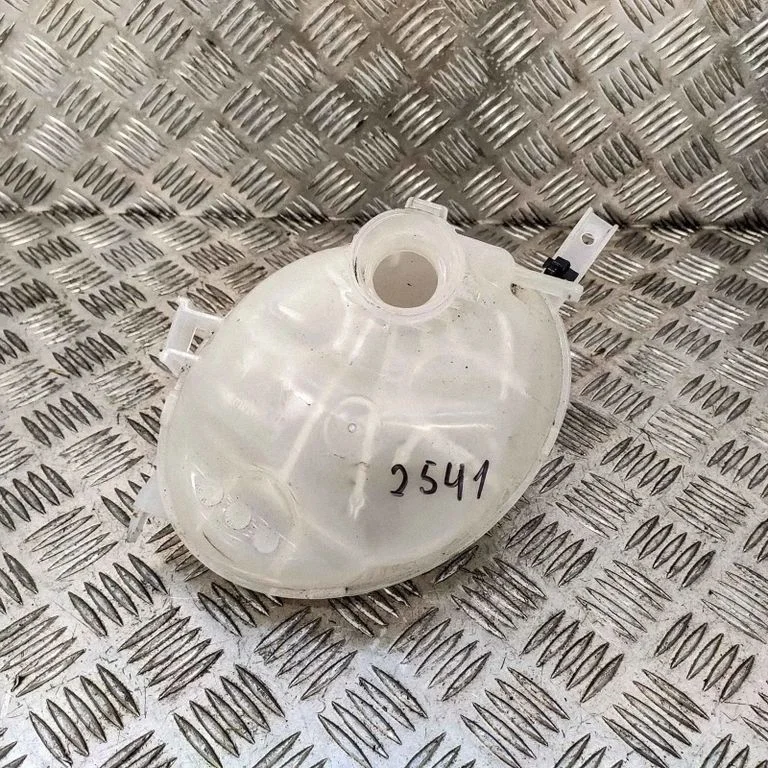 Dzesēšanas šķidruma izplešanās tvertne 13459964