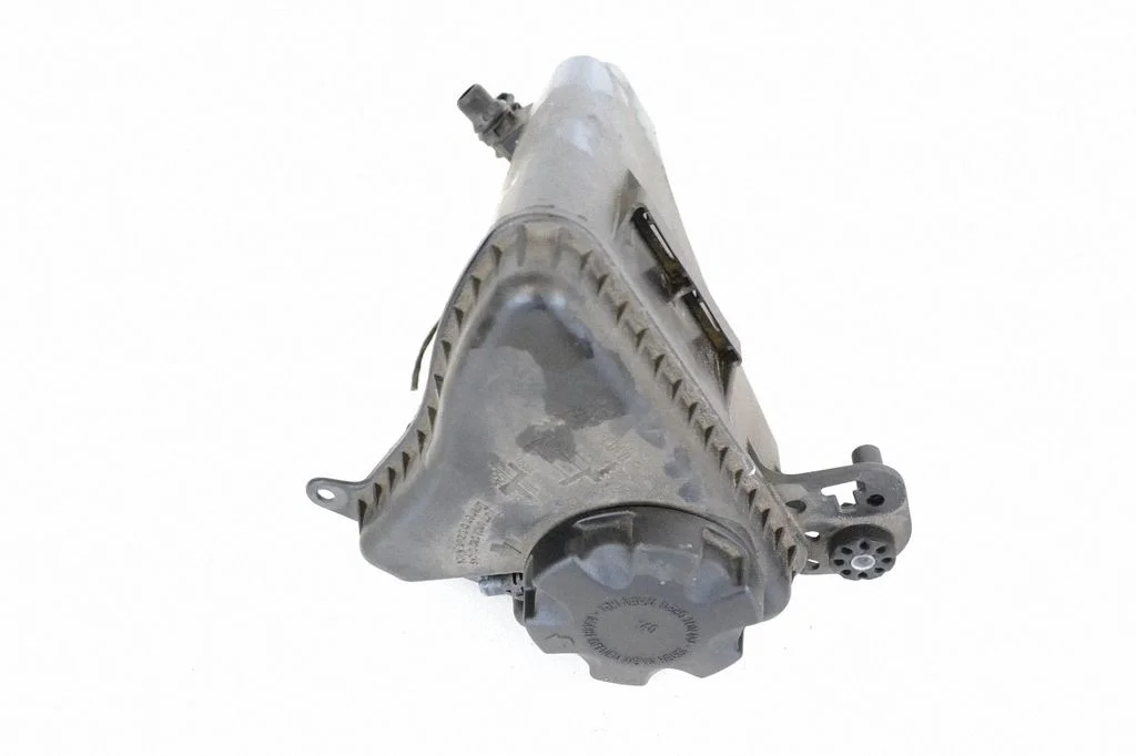 Coolant expansion tank/reservoir – BMW 7 Series F01 F02 F03 F04 (2008-2016)