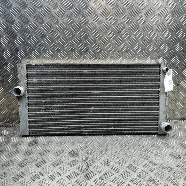 Jahutusvedeliku radiaator 8509176
