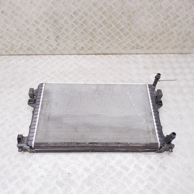 Jahutusvedeliku radiaator 5Q0121251HS