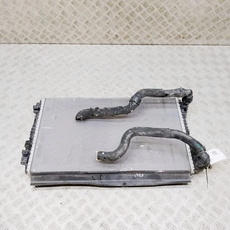 Dzesēšanas šķidruma radiators 5WA121251C