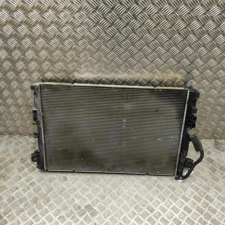 Dzesēšanas šķidruma radiators 214605JU0A