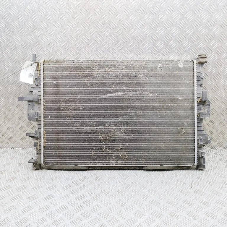 Jahutusvedeliku radiaator – Volvo V60 (2011-2013)
