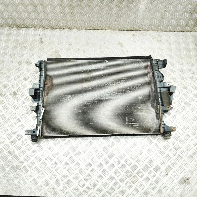 Dzesēšanas šķidruma radiators E1G38005B473D