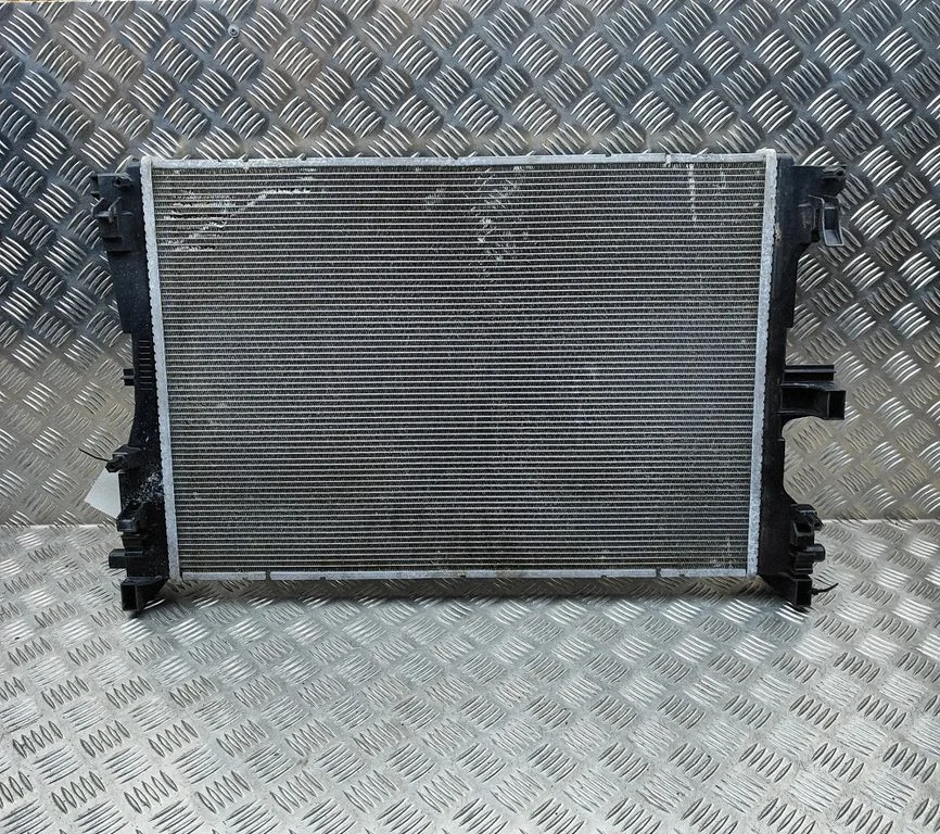 Jahutusvedeliku radiaator MR4221364350