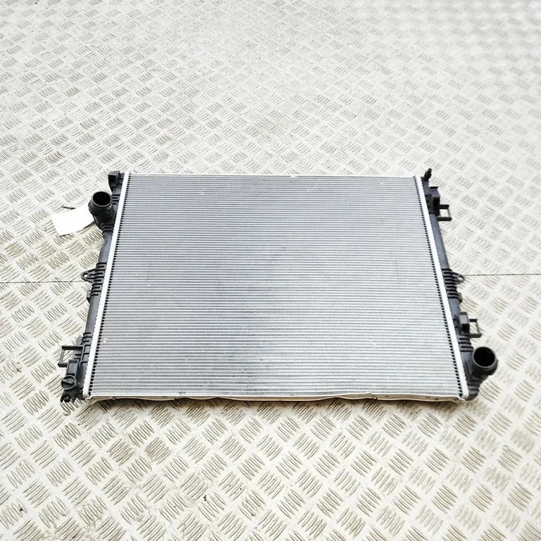 Dzesēšanas šķidruma radiators A0995008501