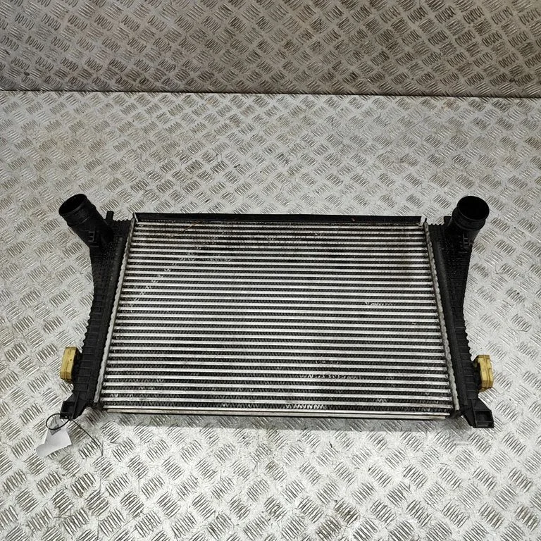 Jahutusvedeliku radiaator 5Q0145V01