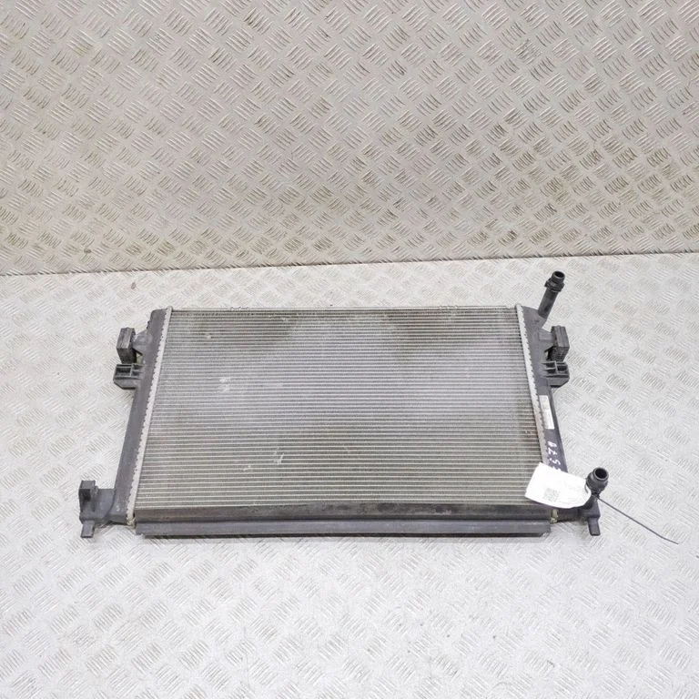 Dzesēšanas šķidruma radiators 5Q0121251GB