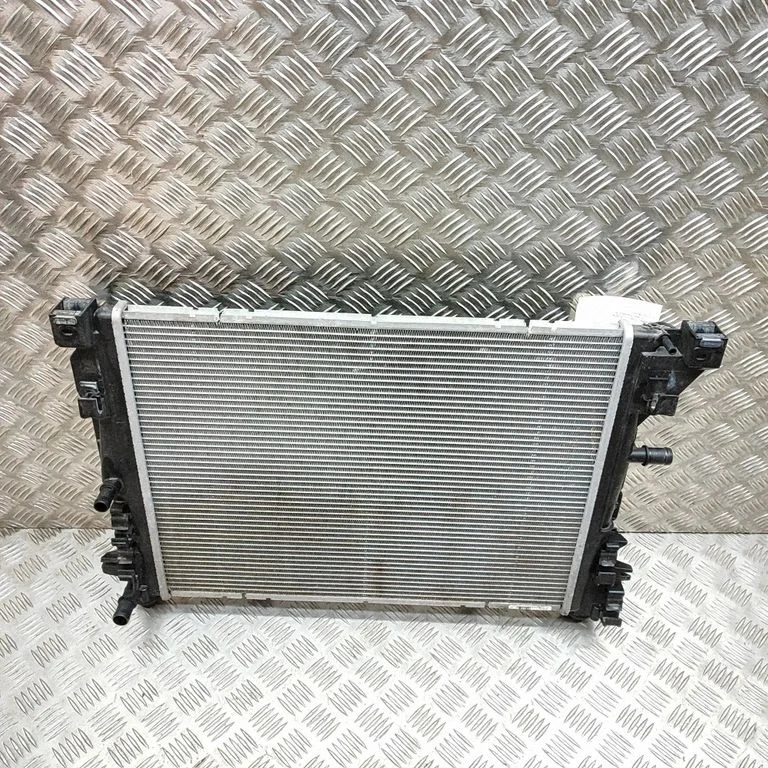 Dzesēšanas šķidruma radiators 8A75600000