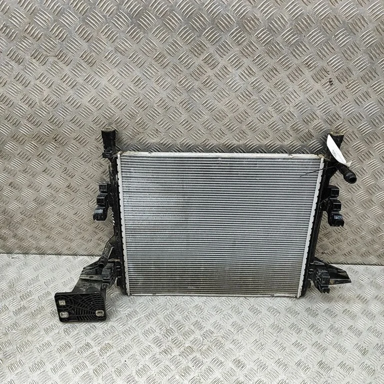 Jahutusvedeliku radiaator 1EA121251B