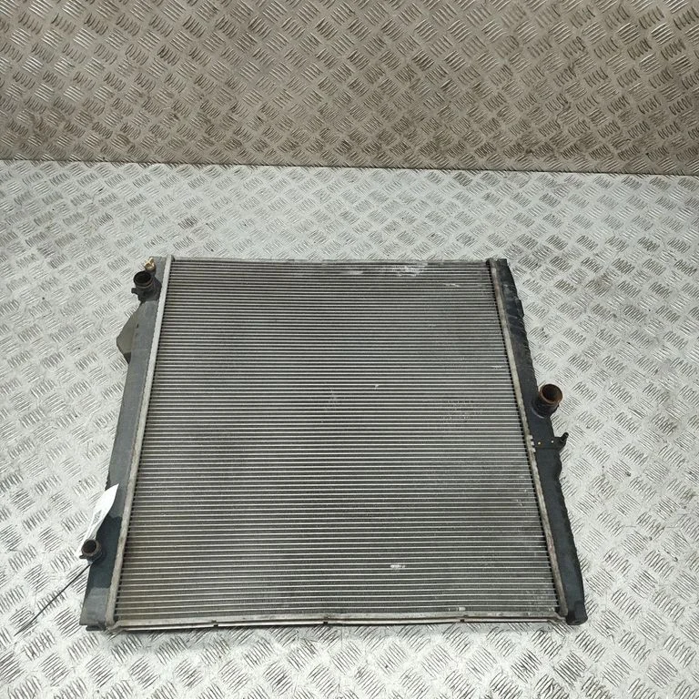 Dzesēšanas šķidruma radiators EB3G8005C2A