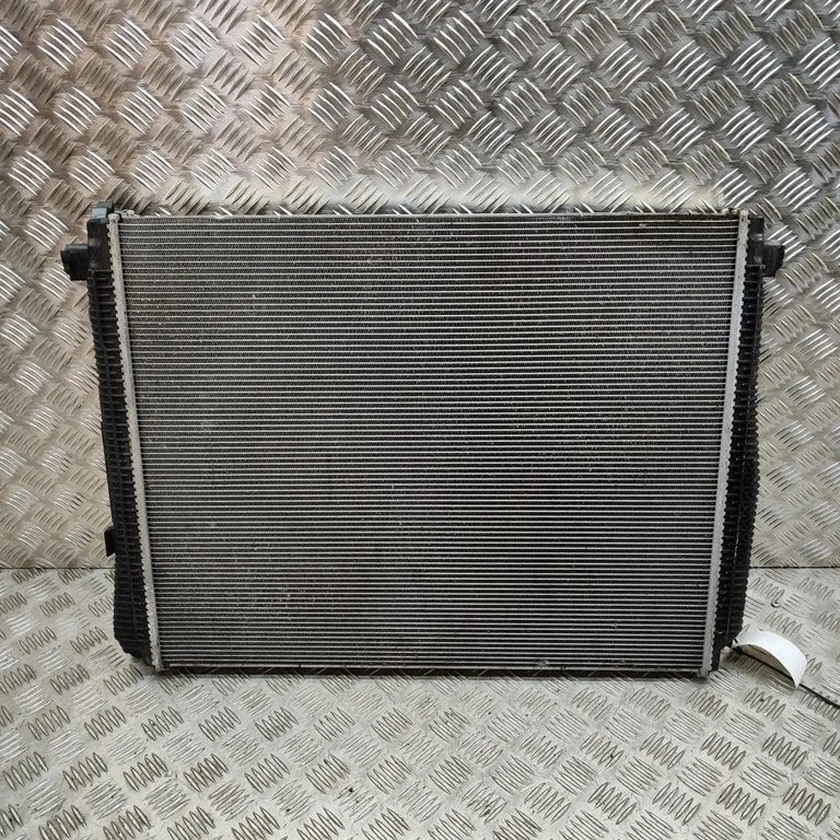 Dzesēšanas šķidruma radiators 8747893