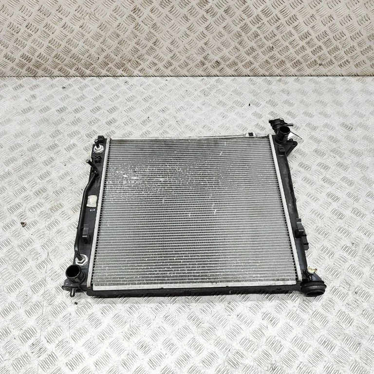 Dzesēšanas šķidruma radiators 253102W971