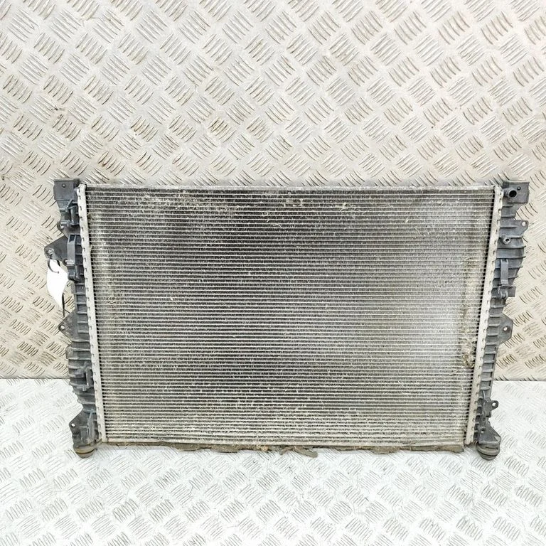 Dzesēšanas šķidruma radiators GJ328005CB