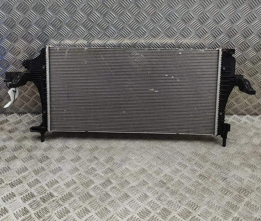 Dzesēšanas šķidruma radiators 31686548