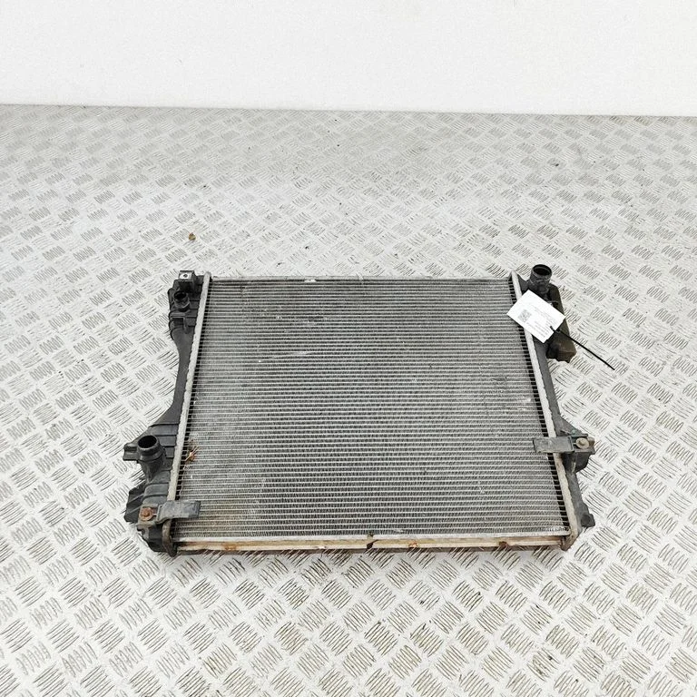 Dzesēšanas šķidruma radiators 4R838005BE